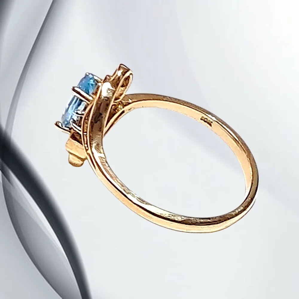 Joseph E. DeMarco Solid 10k Gold Ring with Blue Topaz Gemstone. Size 6